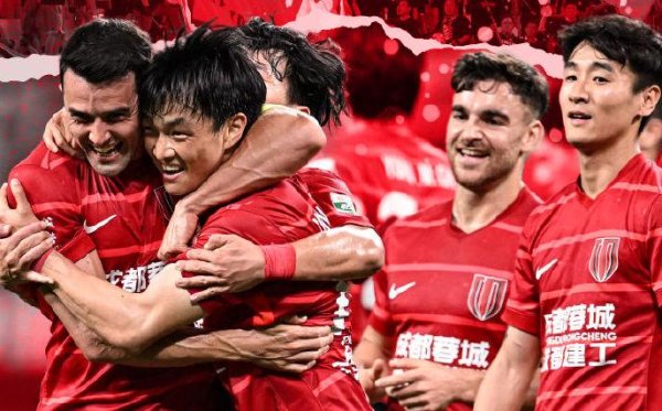 配资在线平台 亚冠首秀崩盘：94分钟染红，95分钟被绝杀，中超领头羊1-2遭逆转
