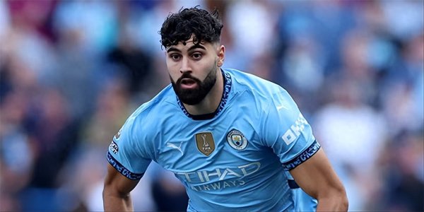 股票配资评测 不是范戴克也不是萨利巴, 英超最强后卫浮出水面